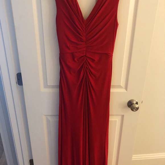 Gorgeous Vera Wang Formal - Picture 3 of 6